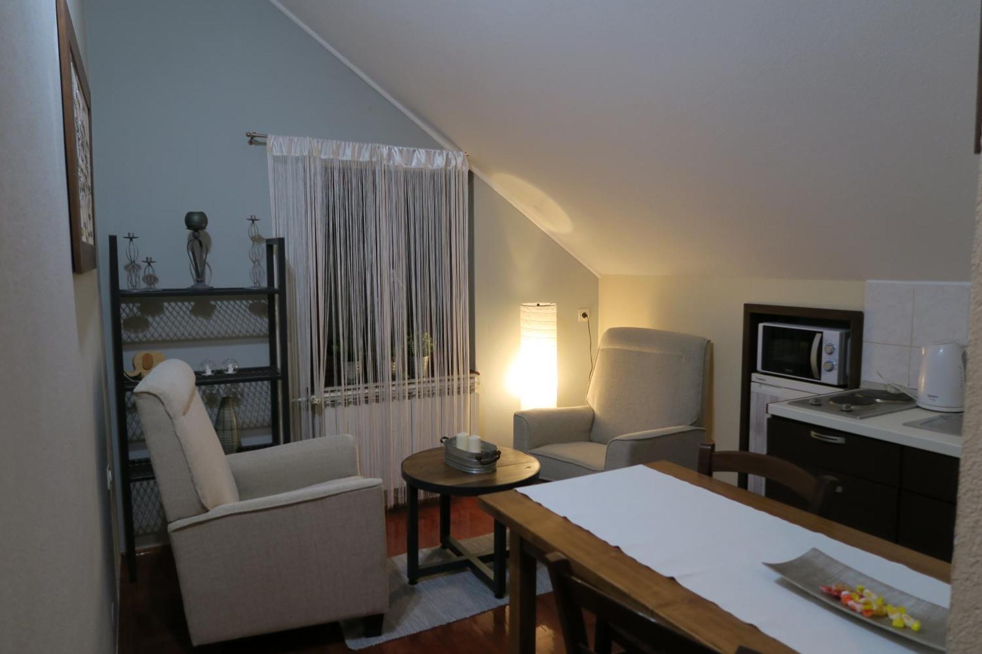 Apartments And Rooms Stefanac Slunj Bagian luar foto