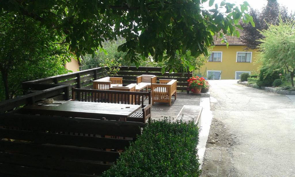 Apartments And Rooms Stefanac Slunj Bagian luar foto