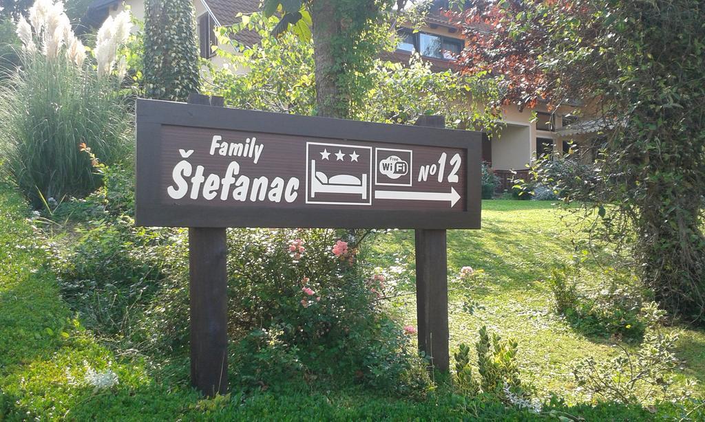 Apartments And Rooms Stefanac Slunj Bagian luar foto