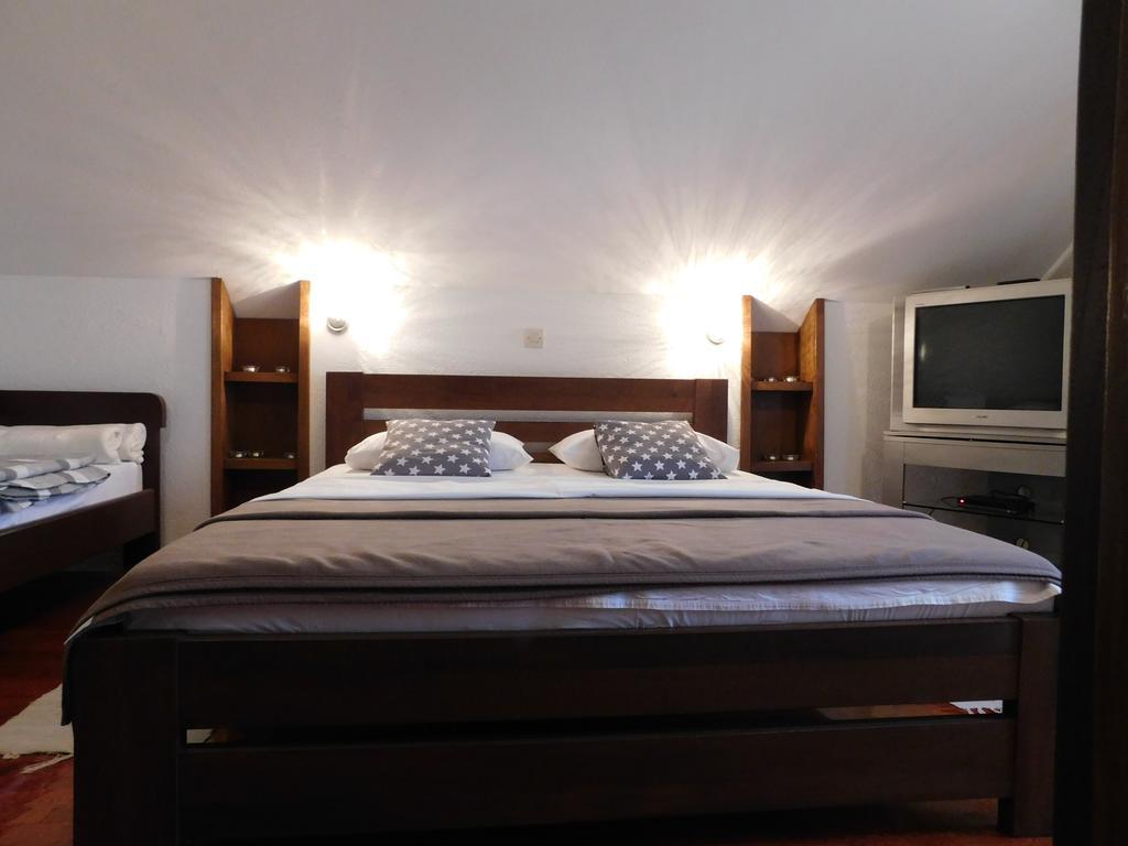 Apartments And Rooms Stefanac Slunj Bagian luar foto