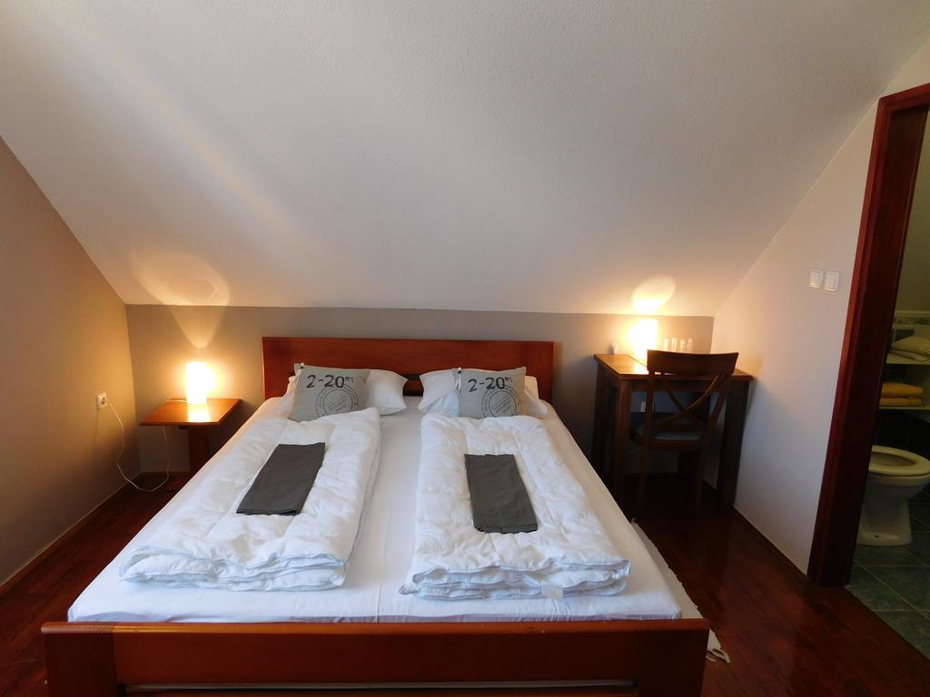 Apartments And Rooms Stefanac Slunj Bagian luar foto