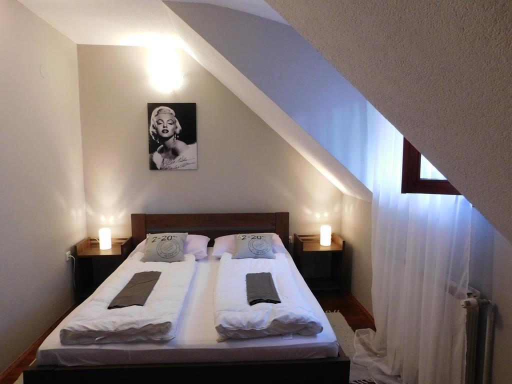 Apartments And Rooms Stefanac Slunj Bagian luar foto