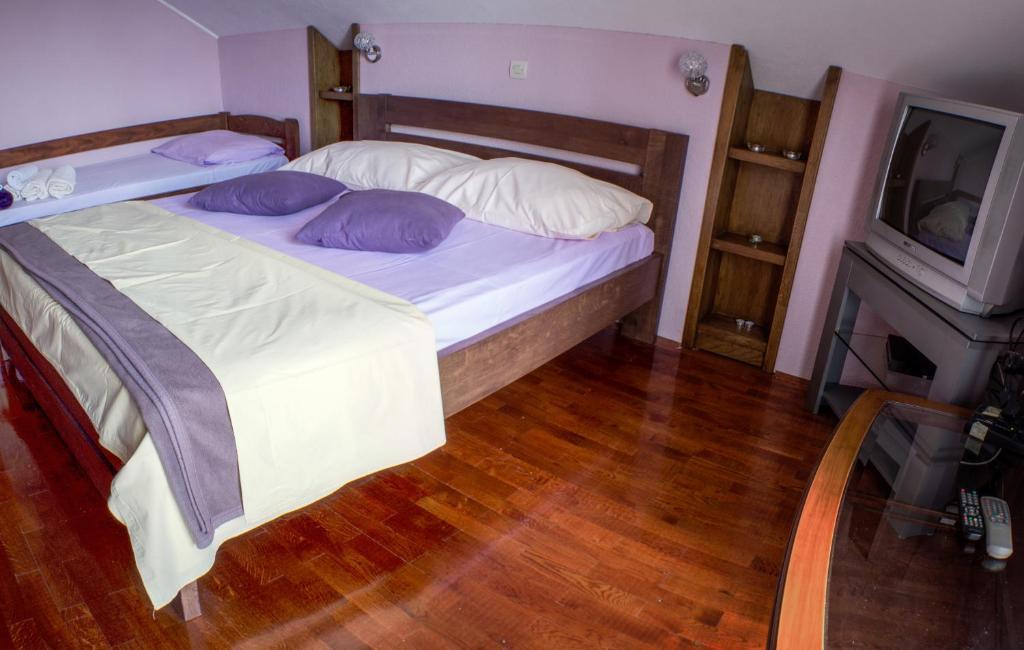 Apartments And Rooms Stefanac Slunj Bagian luar foto